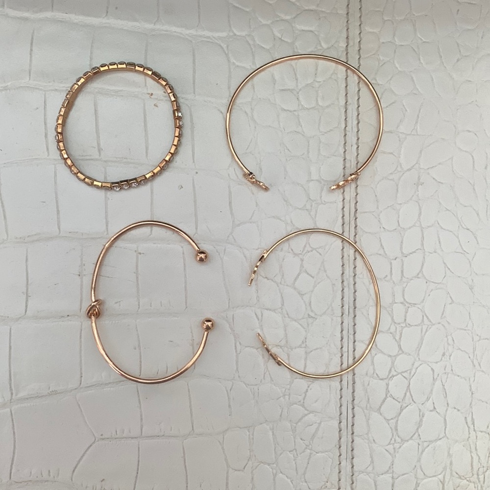 Gold bracelet set